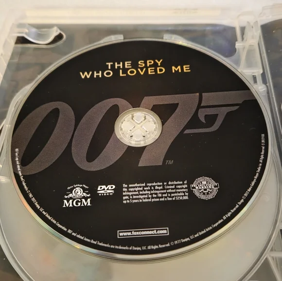 DVDs - Roger Moore 007 Collection Volumes 1 & 2 - Picture 7 of 11